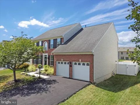 351 Richwood Hall Rd, Kearneysville, WV 25430