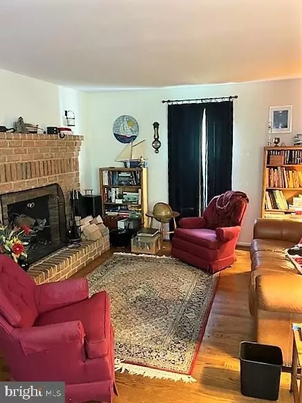 Living - 51 Moore Ln, Falling Waters, WV 25419 photo 2 of 2
