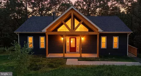 222 Dewdrop Ln, Hedgesville, WV 25427