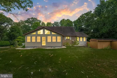 258 Merrimack Dr, Falling Waters, WV 25419