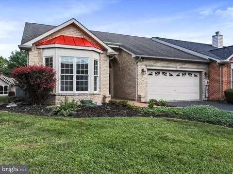 54 Whippoorwill Ln, Falling Waters, WV 25419