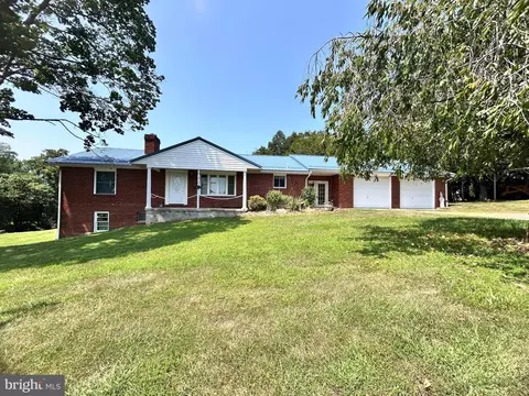 223 Stotelmyer Ln, Martinsburg, WV 25405
