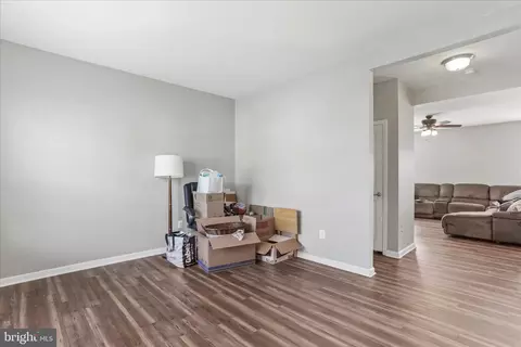35 Sirocco Ct, Falling Waters, WV 25419 photo 4