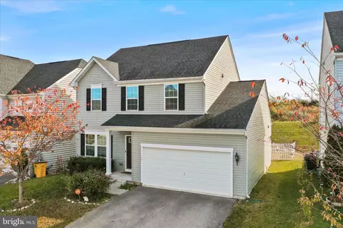 35 Sirocco Ct, Falling Waters, WV 25419 photo 2