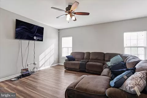 35 Sirocco Ct, Falling Waters, WV 25419 photo 7