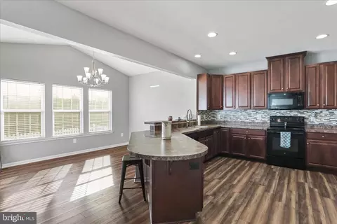 35 Sirocco Ct, Falling Waters, WV 25419 photo 10