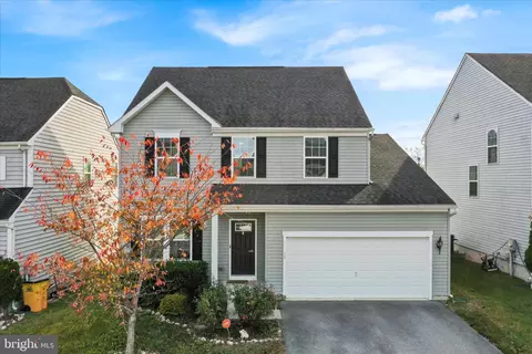 35 Sirocco Ct, Falling Waters, WV 25419