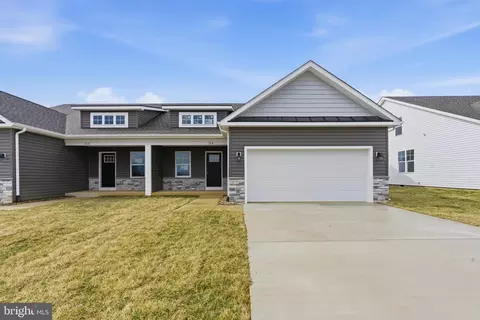 104 Barrier Reef Dr, Martinsburg, WV 25403