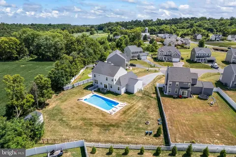 67 Salinger Ct, Gerrardstown, WV 25420