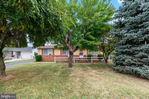 49 Hinton Ct, Martinsburg, WV 25404