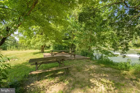 Whitings Neck Road, Martinsburg, WV 25404
