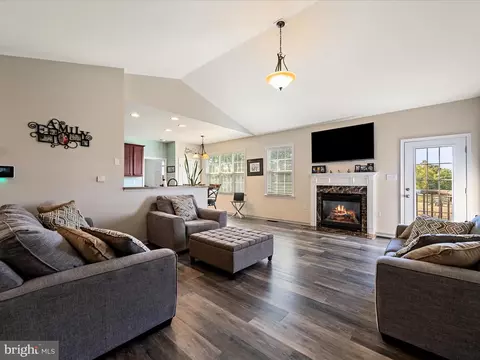 629 Hallmark Dr, Martinsburg, WV 25403