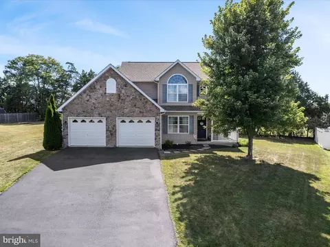 25 Ruskin Ct, Inwood, WV 25428