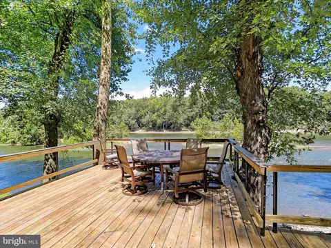 Exterior - 999 Aspero Ln, Falling Waters, WV 25419 photo 11 of 13