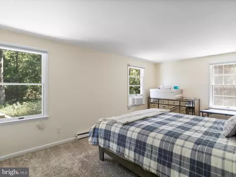 Bedroom - 999 Aspero Ln, Falling Waters, WV 25419 photo 7 of 9