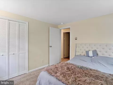 Bedroom - 999 Aspero Ln, Falling Waters, WV 25419 photo 6 of 9