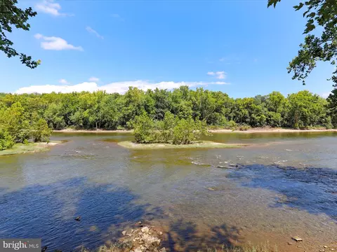 View/Area - 999 Aspero Ln, Falling Waters, WV 25419 photo 2 of 9