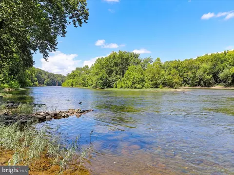 View/Area - 999 Aspero Ln, Falling Waters, WV 25419 photo 3 of 9