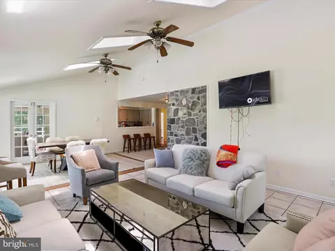 Living - 999 Aspero Ln, Falling Waters, WV 25419 photo 2 of 2