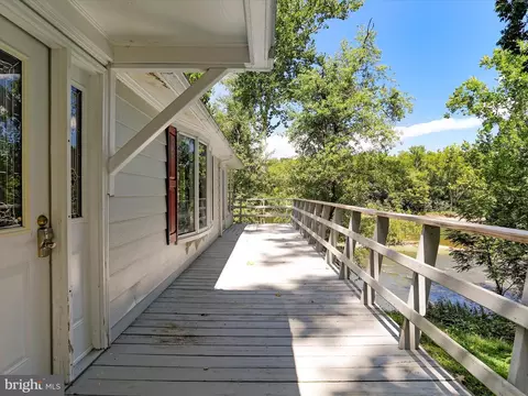 Exterior - 999 Aspero Ln, Falling Waters, WV 25419 photo 12 of 13