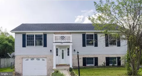 84 Bane Berry Ln, Martinsburg, WV 25404