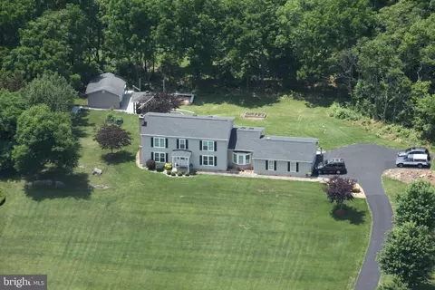 39 Iris Dr, Martinsburg, WV 25404