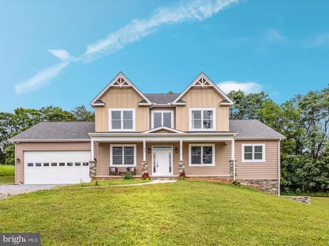 21 Nimitz Ln, Hedgesville, WV 25427
