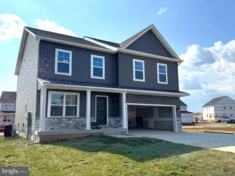 159 Santiago Cir, Martinsburg, WV 25403
