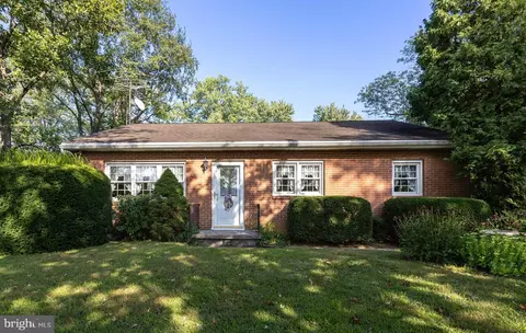 5028 Arden Nollville Rd, Martinsburg, WV 25403