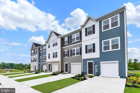 125 Kinkade Ct #HARRIETT  585, Martinsburg, WV 25403