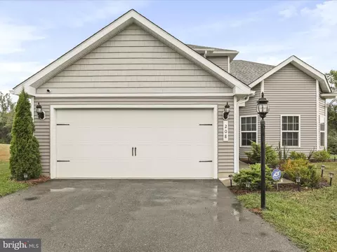 208 Rappahannock Run, Falling Waters, WV 25419