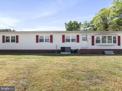 1182 Berkeley Station Rd, Martinsburg, WV 25404