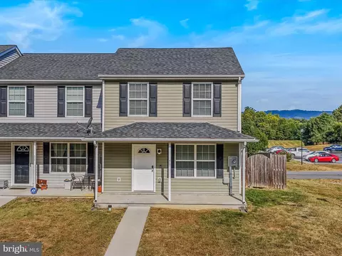 55 Stix Ln, Inwood, WV 25428