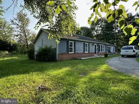1696 Nipetown Rd, Martinsburg, WV 25404