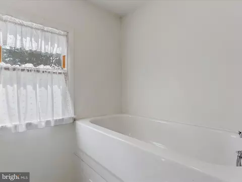 117 Isaiah Ln, Falling Waters, WV 25419 photo 9