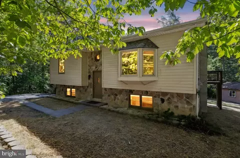 145 Basswood Dr, Bunker Hill, WV 25413