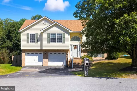84 Planet Ct, Martinsburg, WV 25404
