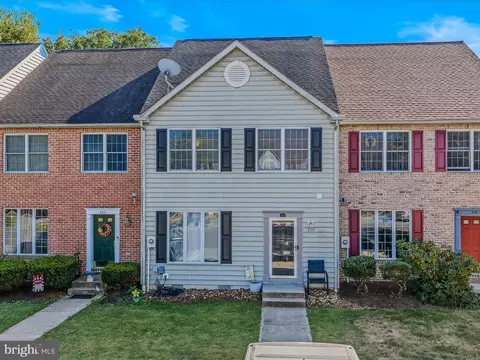 260 Morningside Dr, Falling Waters, WV 25419