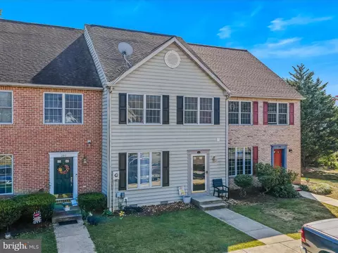 260 Morningside Dr, Falling Waters, WV 25419 photo 3