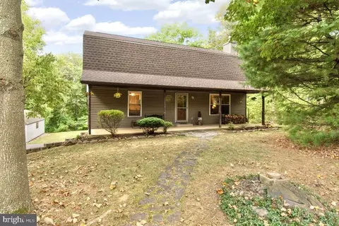 196 Chesley Dr, Falling Waters, WV 25419