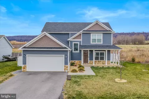 107 Twickenham Dr, Martinsburg, WV 25403