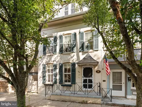 219-221 N Maple Ave, Martinsburg, WV 25401