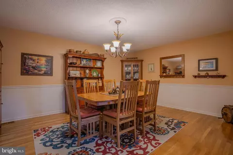 Dining - 162 Robins Ln, Falling Waters, WV 25419 photo 2 of 3