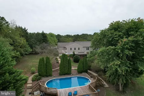 Exterior - 162 Robins Ln, Falling Waters, WV 25419 photo 5 of 10