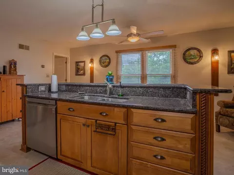 Kitchen - 162 Robins Ln, Falling Waters, WV 25419 photo 3 of 4