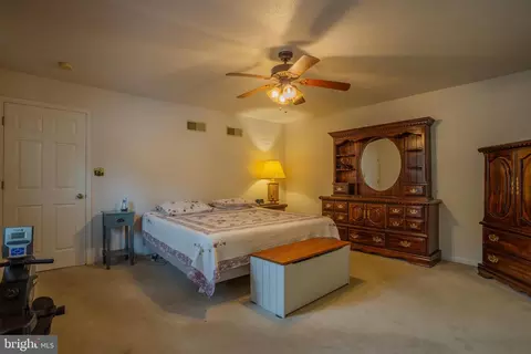 Bedroom - 162 Robins Ln, Falling Waters, WV 25419 photo 3 of 4