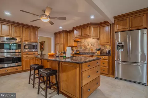 Kitchen - 162 Robins Ln, Falling Waters, WV 25419 photo 1 of 4