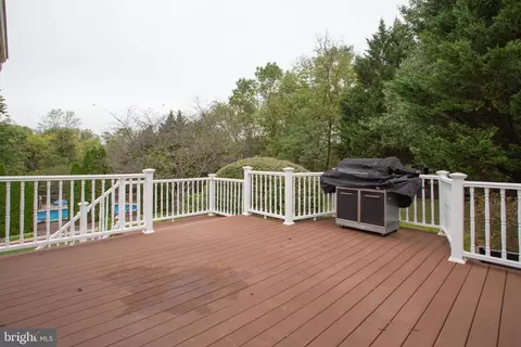 Exterior - 162 Robins Ln, Falling Waters, WV 25419 photo 4 of 10