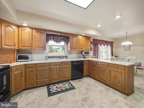 350 Ashton Dr, Falling Waters, WV 25419 photo 17