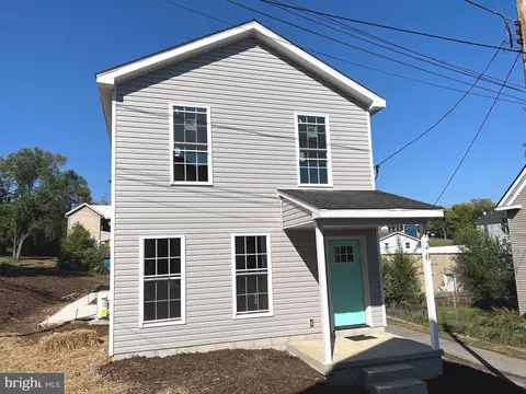 135 Dim St, Martinsburg, WV 25404